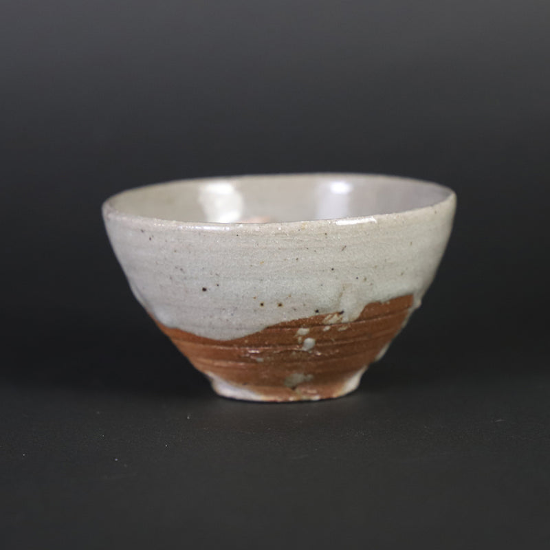 Karatsu sake cup by Naoto Yano