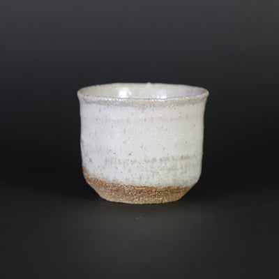 Madara Karatsu sake cup by Naoto Yano