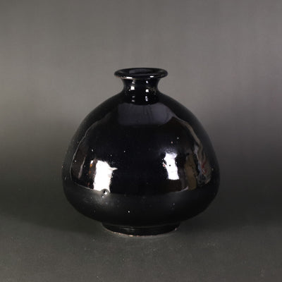 Kenta Nakazato iron glaze vase