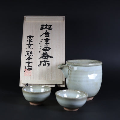 Sake set by Chiharu Kumamoto Madara Karatsu