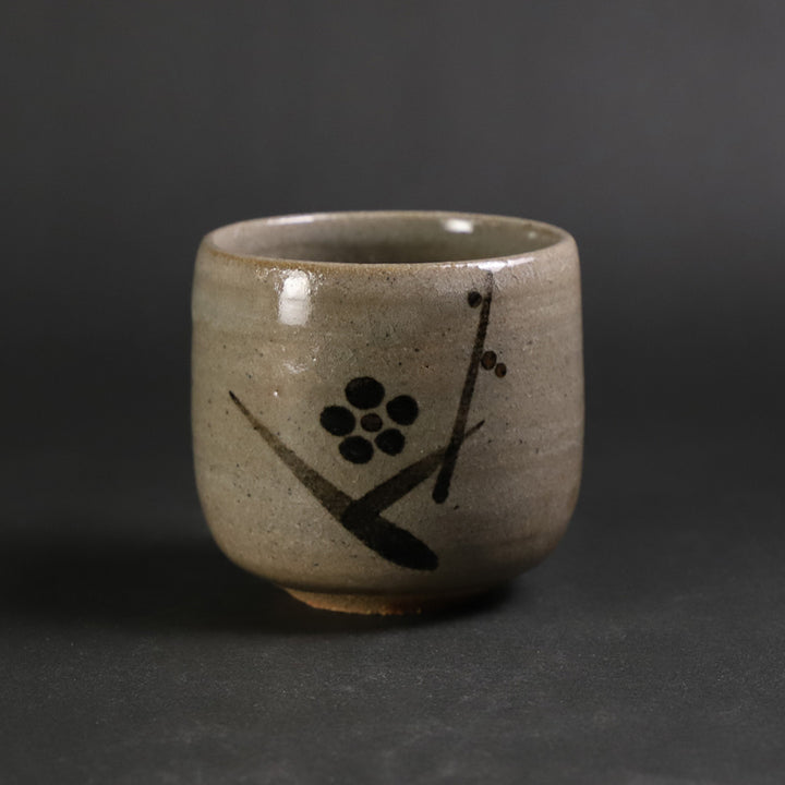 中里太郎右衛門窯 唐津猪口（絵唐津・梅） – ギャラリー一番館