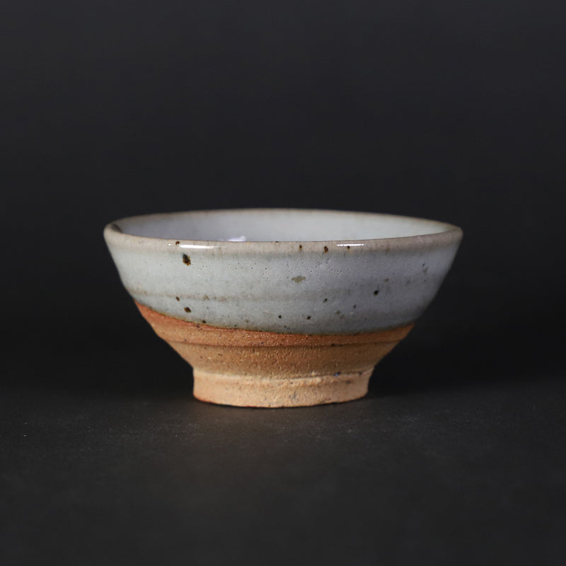 Madara Karatsu sake cup by Kenta Nakazato