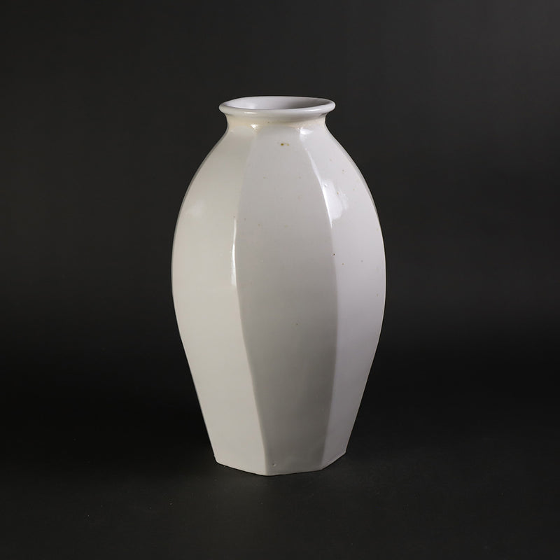 White porcelain vase with chamfer by Masahiro Takehana