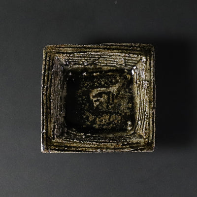 Yu Maruta with blue karatsu comb eyes