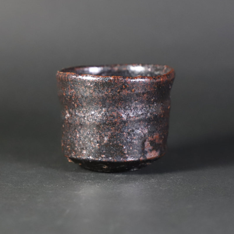 Black Karatsu sake cup 2 by Kota Tanaka