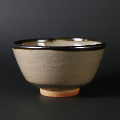 Nakazato Tarōemon Kiln, Illustrated Karatsu Tea Bowl (Whale)
