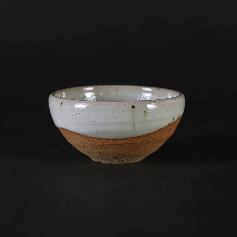 Madara Karatsu sake cup by Kenta Nakazato