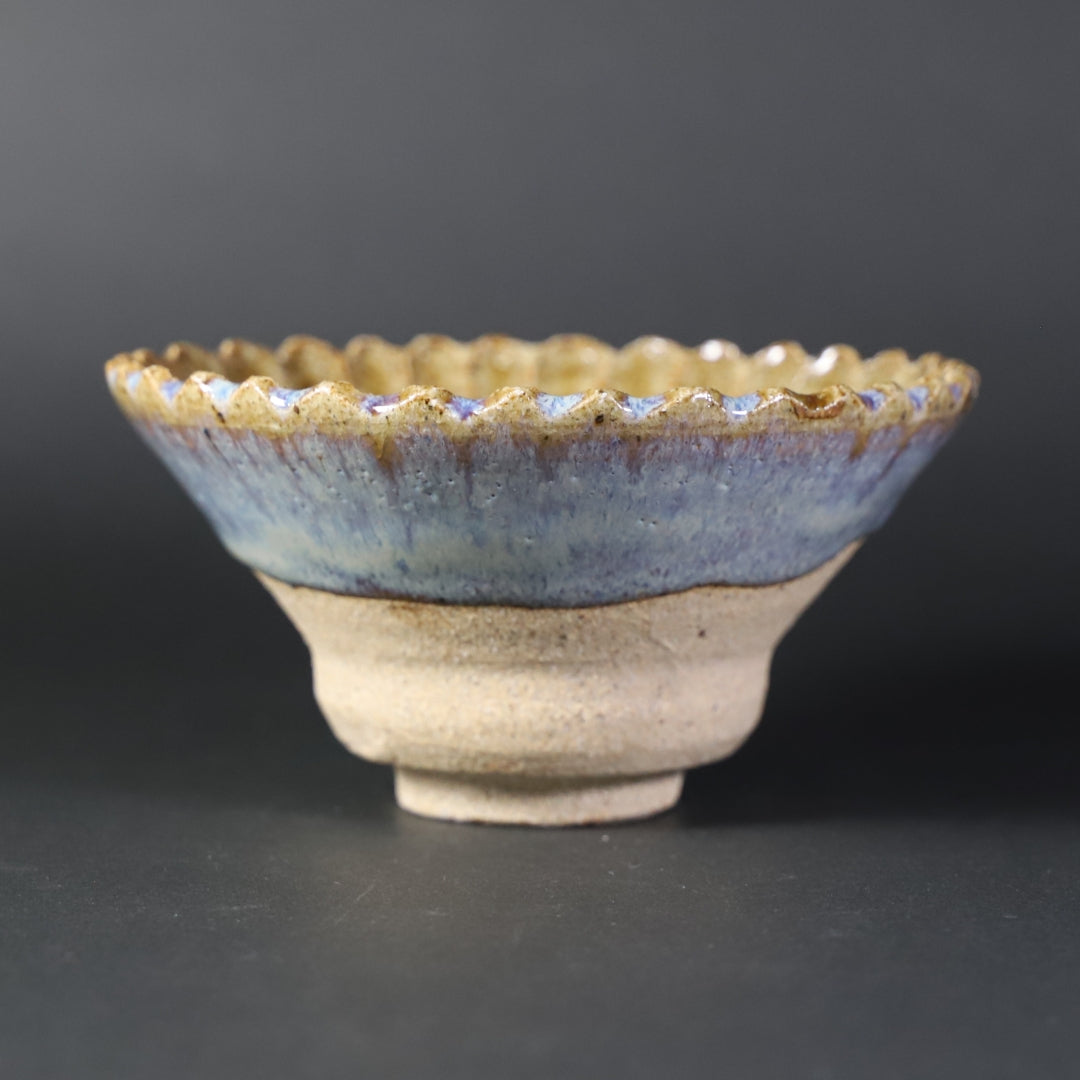 岡本作礼 作 黄唐津菊鉢2 – ギャラリー一番館オンラインショップ