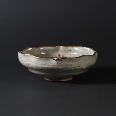 Shuichi Okamoto picture Karatsu four-sided grass pattern bean plate