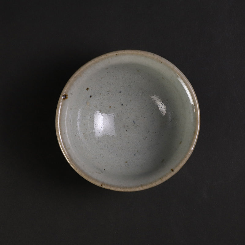 Madara Karatsu sake cup by Kenta Nakazato