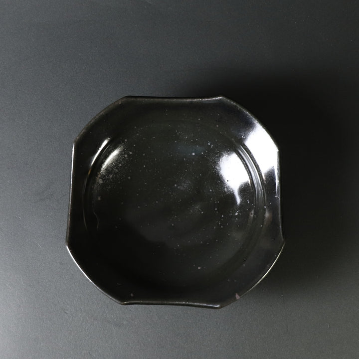 中里隆 作 唐津黒釉角切皿 – ギャラリー一番館オンラインショップ