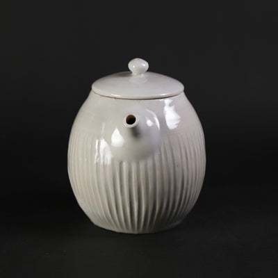 White porcelain tea by Masahiro Takehana