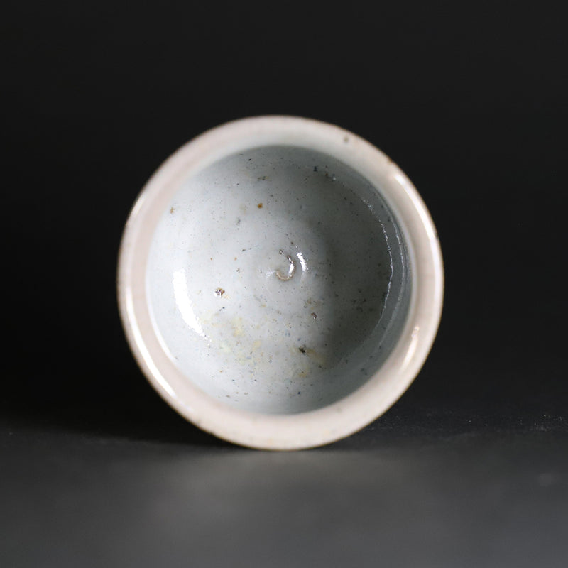 Madara Karatsu sake cup by Kenta Nakazato