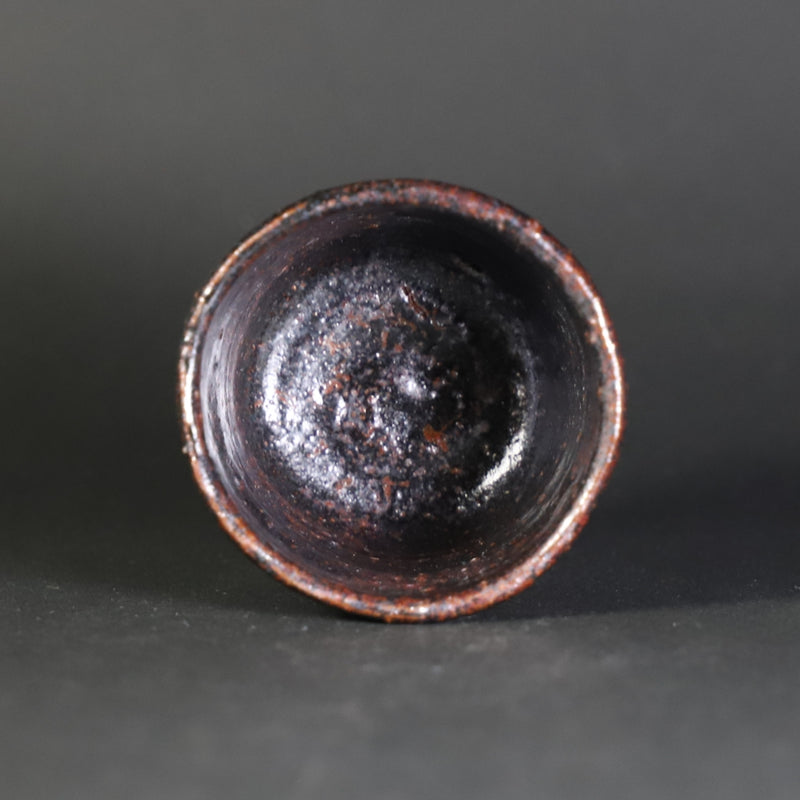 Black Karatsu sake cup 2 by Kota Tanaka