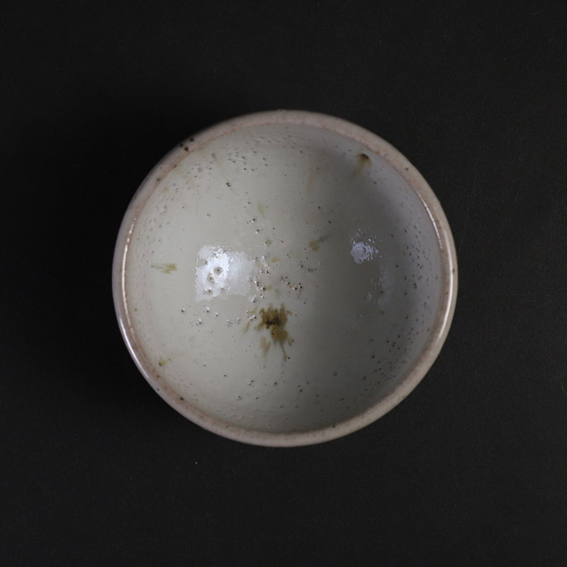 Madara Karatsu sake cup by Kenta Nakazato