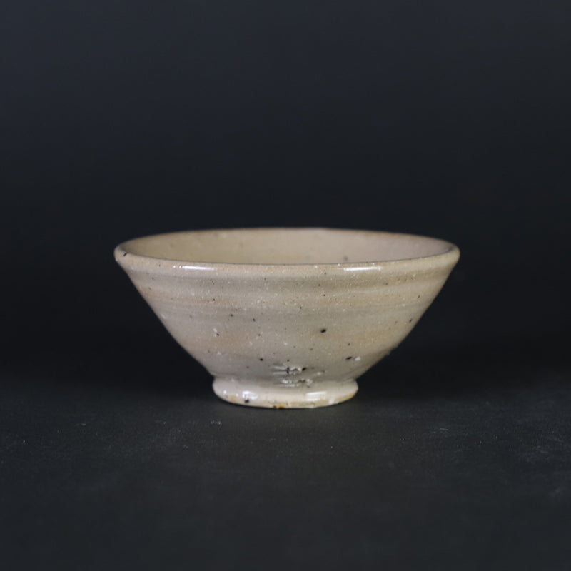 Karatsu sake cup by Takashi Nakazato