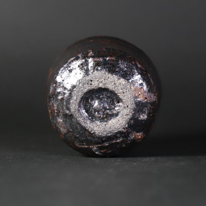 Black Karatsu sake cup 2 by Kota Tanaka