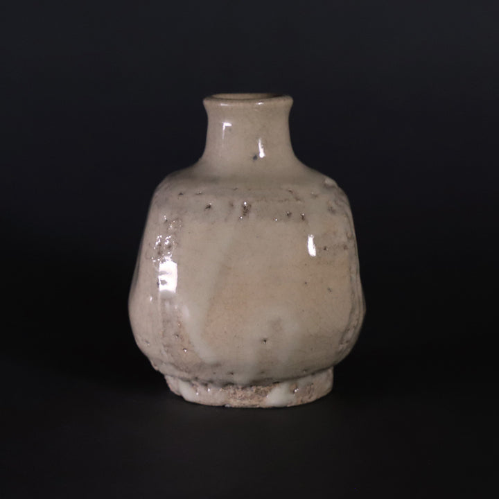 武末日臣の徳利 武末日臣 作 井戸四方徳利 – ギャラリー一番館オンラインショップ