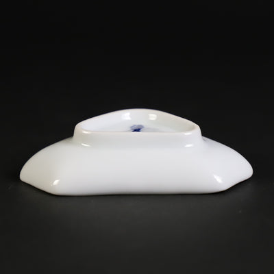 Gen-emon Kiln Red Plum Plum Crest Mt. Fuji Shape Hand Salt Plate