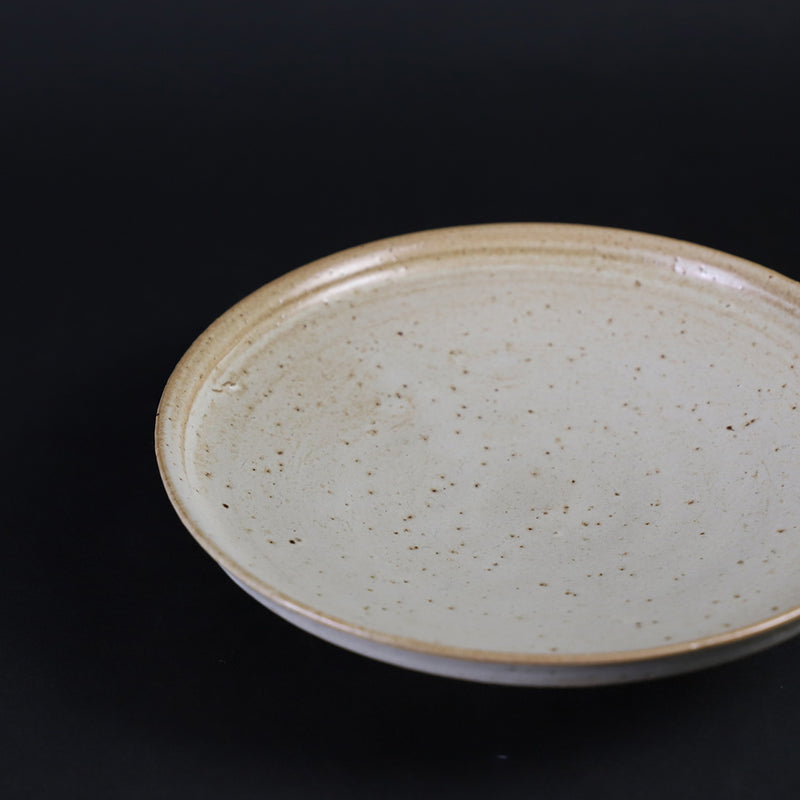 White glaze small plate by Kenta Nakazato
