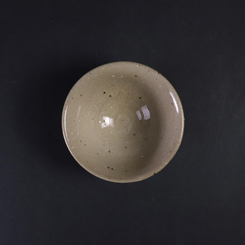 Karatsu sake cup by Takashi Nakazato