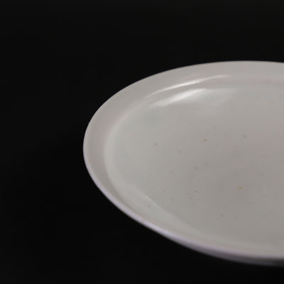 White porcelain four-sun plate by Masahiro Takehana