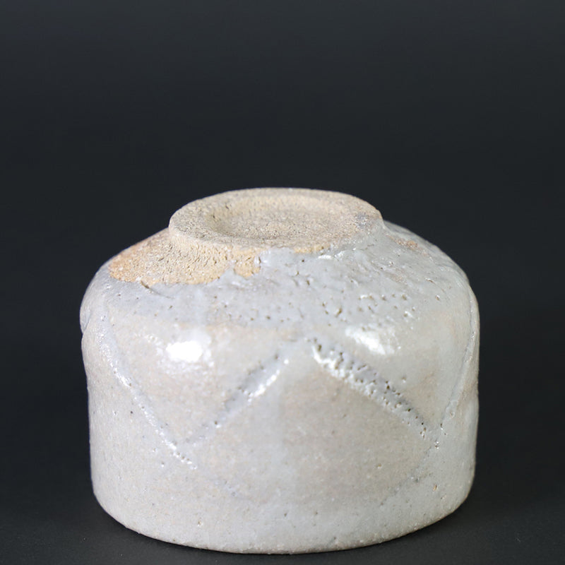 Carved Karatsu Sake Cup by Naoto Yano