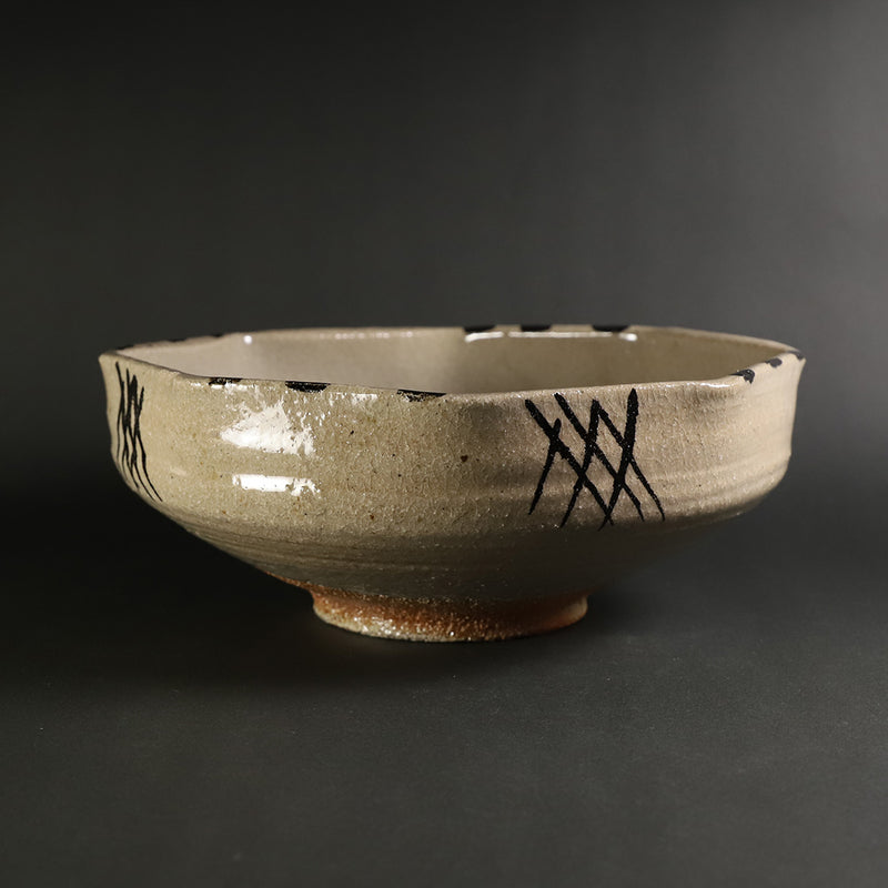 Octagonal bowl with pine design Karatsu by Takashi Nakazato