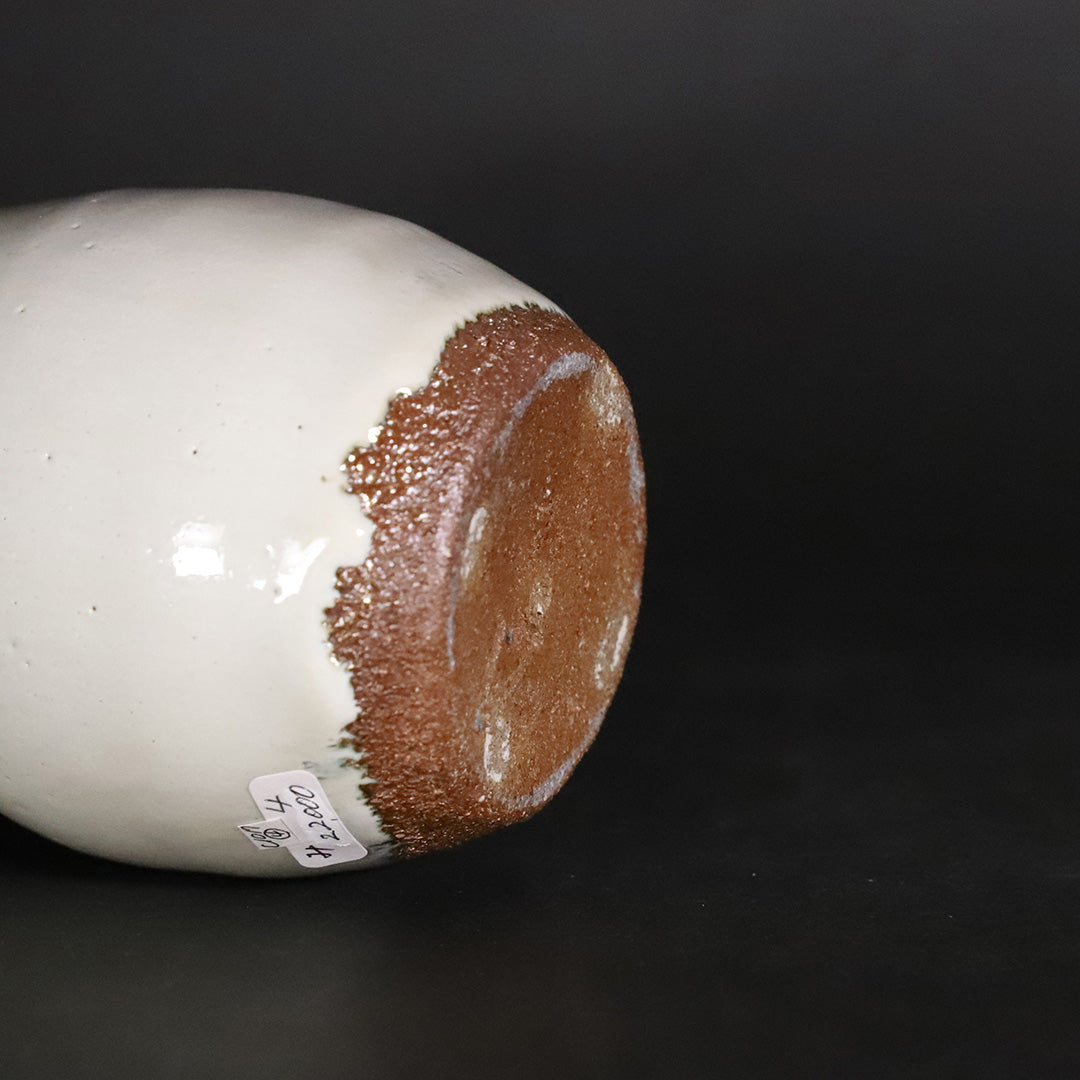 三藤るい 作 斑唐津徳利 – ギャラリー一番館オンラインショップ