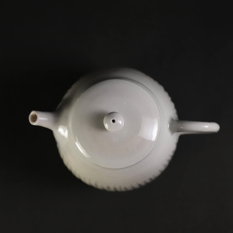 White porcelain tea by Masahiro Takehana