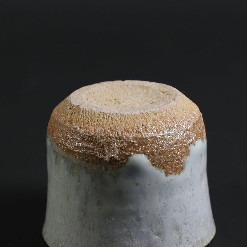 Madara Karatsu sake cup by Naoto Yano