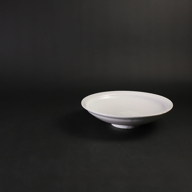 White porcelain four-sun plate by Masahiro Takehana