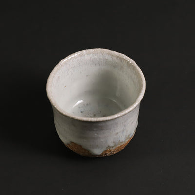 Madara Karatsu sake cup by Naoto Yano