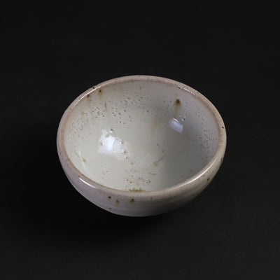 Madara Karatsu sake cup by Kenta Nakazato
