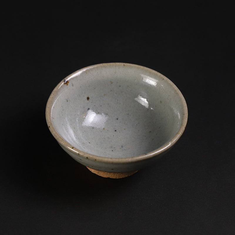 Madara Karatsu sake cup by Kenta Nakazato