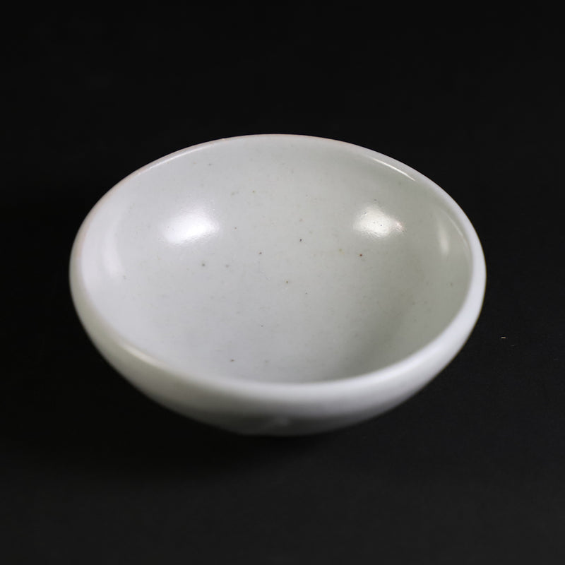 White porcelain sake cup by Kenta Nakazato
