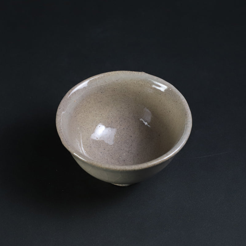 Karatsu sake cup by Kenta Nakazato