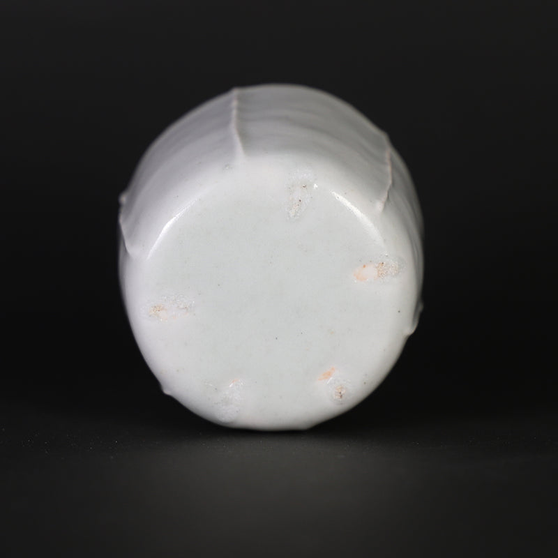 White porcelain cup (medium) by Soichiro Maruta