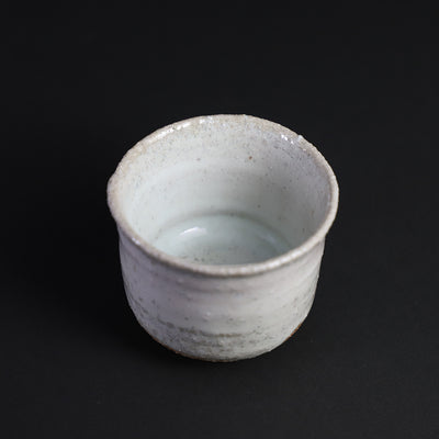 Madara Karatsu sake cup by Naoto Yano