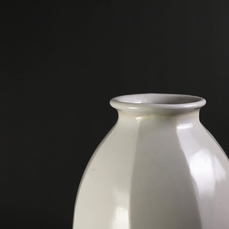 White porcelain vase with chamfer by Masahiro Takehana