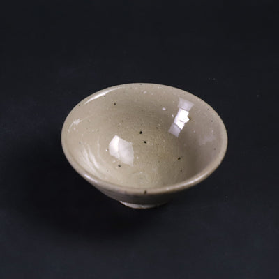 Karatsu sake cup by Takashi Nakazato