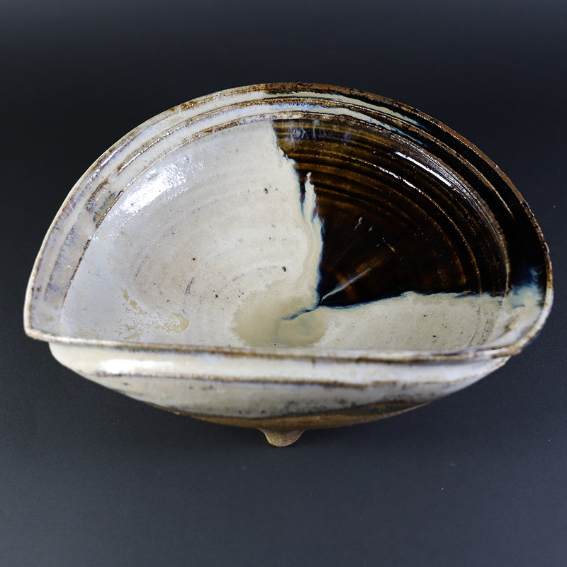 Korean Karatsu abalone bowl by Okamoto Sakurei