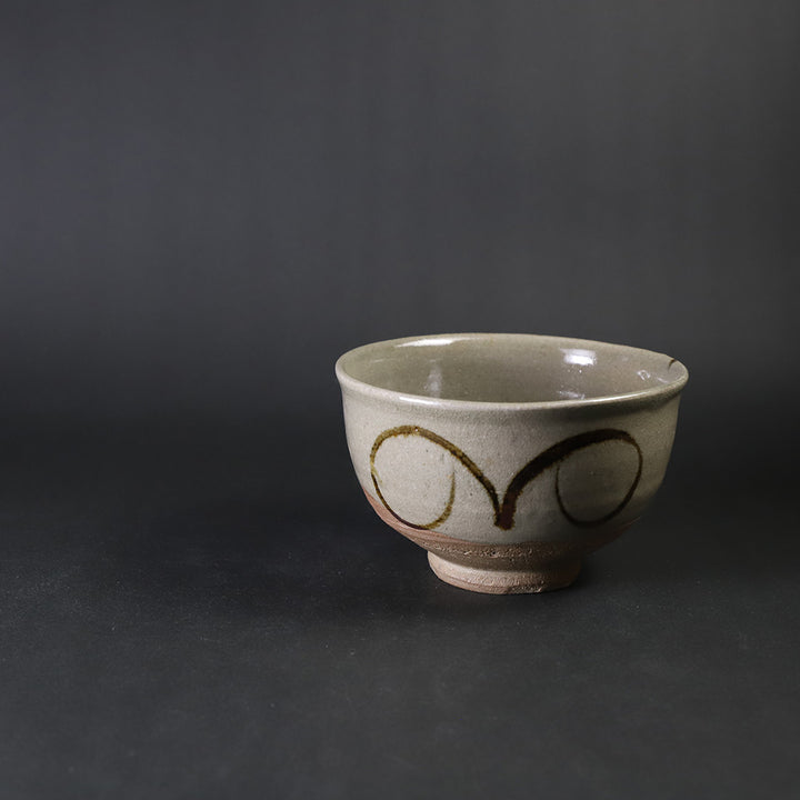 古美術品◼️蔵から謎のかなり古い絵唐津焼？織部焼？九谷焼？の抹茶茶碗が出て来ました 古美術品◼️蔵から謎のかなり古い絵唐津焼？織部焼？九谷焼？の