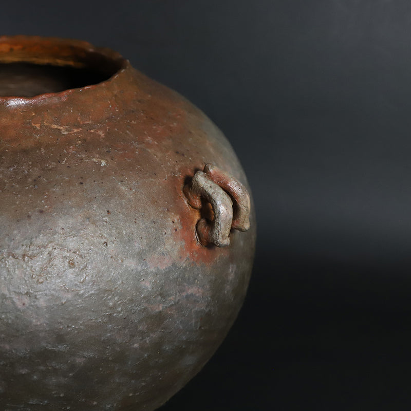 Sakurei Okamoto Karatsu ware pot