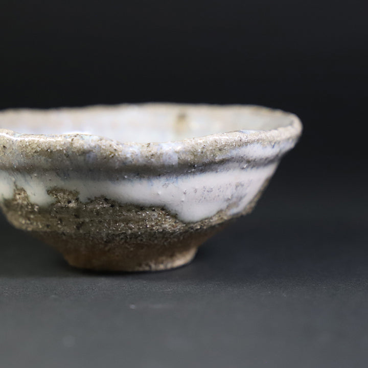 岡本作礼 斑唐津ぐい呑 唐津焼 岡本作礼 黄唐津ぐい呑 【岡本作礼】