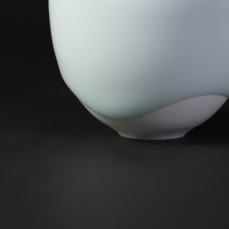 Akio Momota Blue and white porcelain cup 1