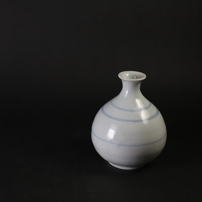 White porcelain sake bottle by Naoto Yano
