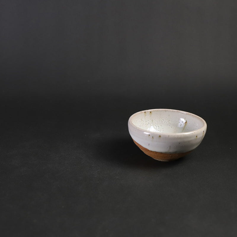 Madara Karatsu sake cup by Kenta Nakazato