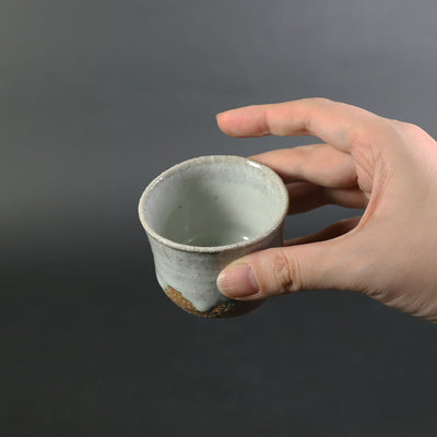 Madara Karatsu sake cup by Naoto Yano