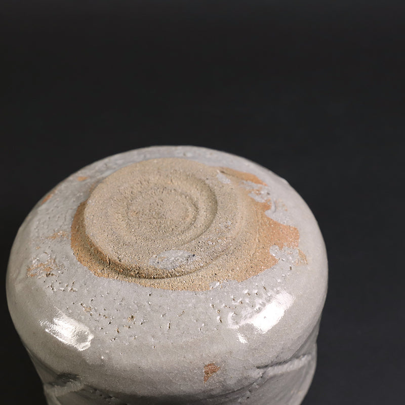 Carved Karatsu Tea Bowl by Naoto Yano